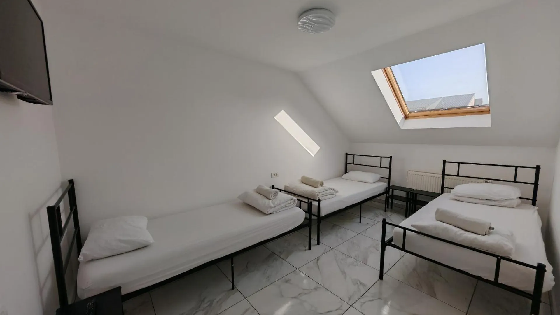 Z Villa Bucureşti 0*,