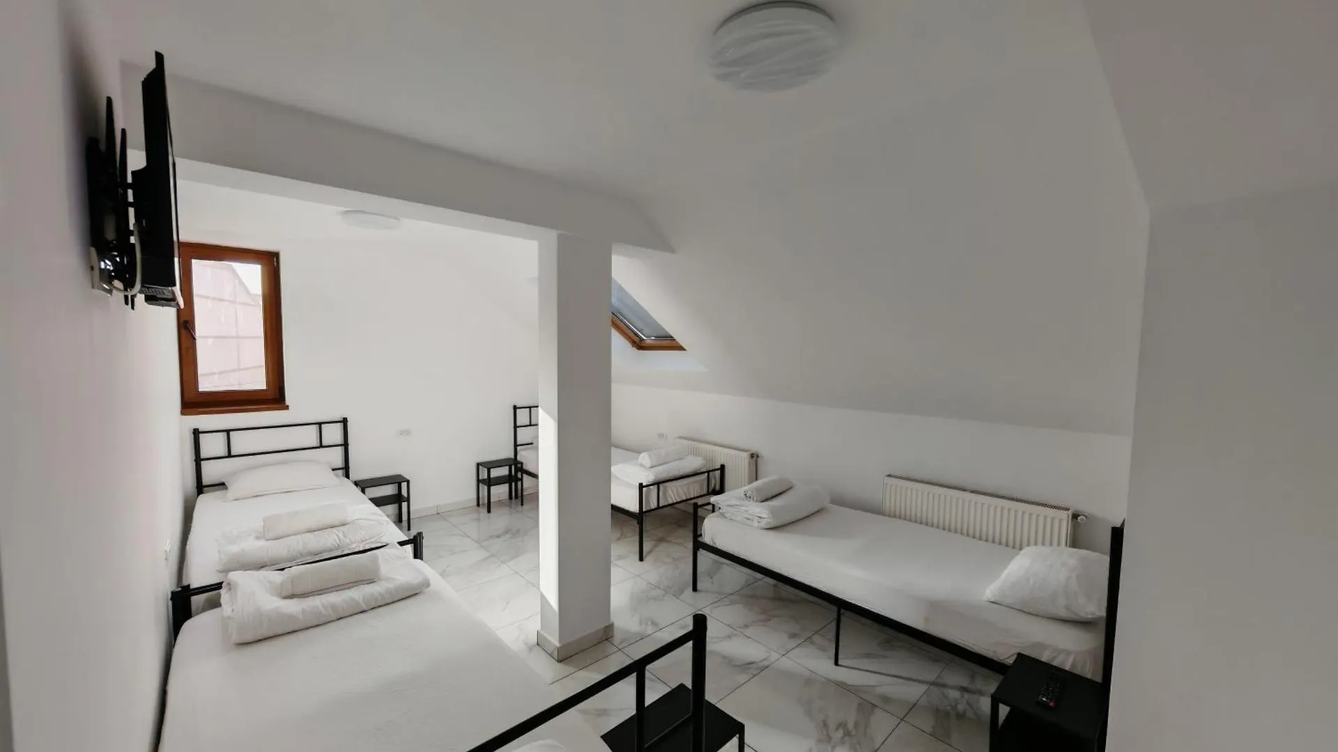 Z Villa Bucureşti 0*,  România