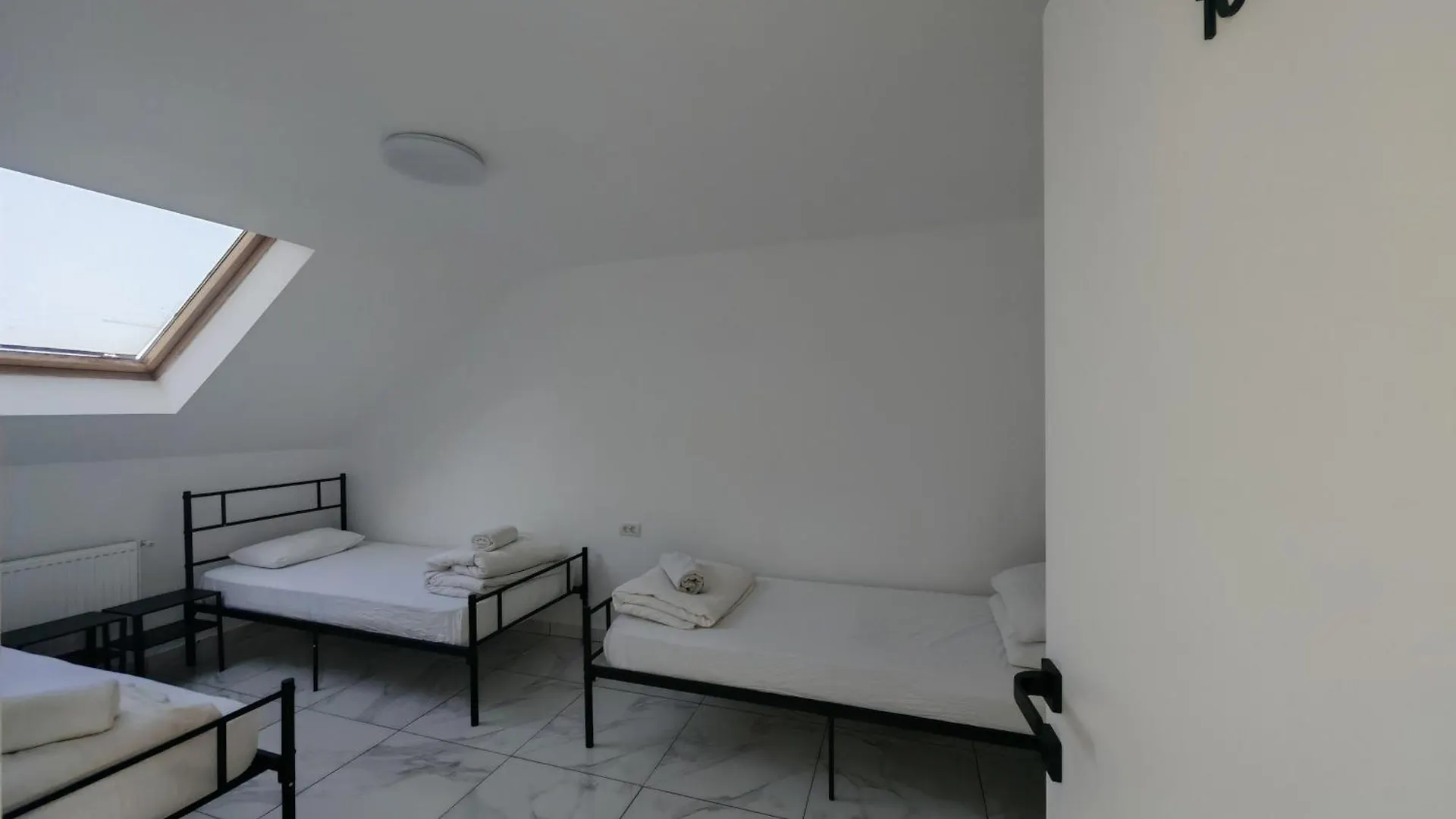 Z Villa Bucureşti Hostel