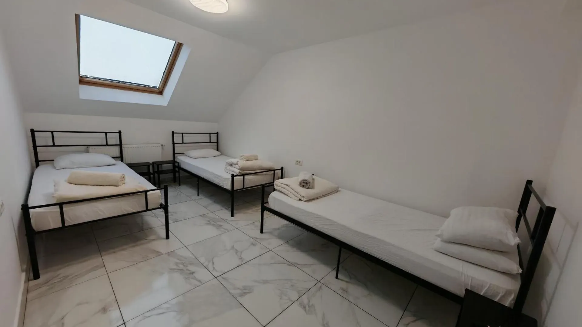 Z Villa Bukareszt Hostel